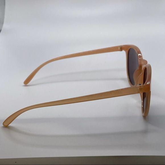 Translucent Pink Frames with Mirrored Lenses - Picture 5 of 8